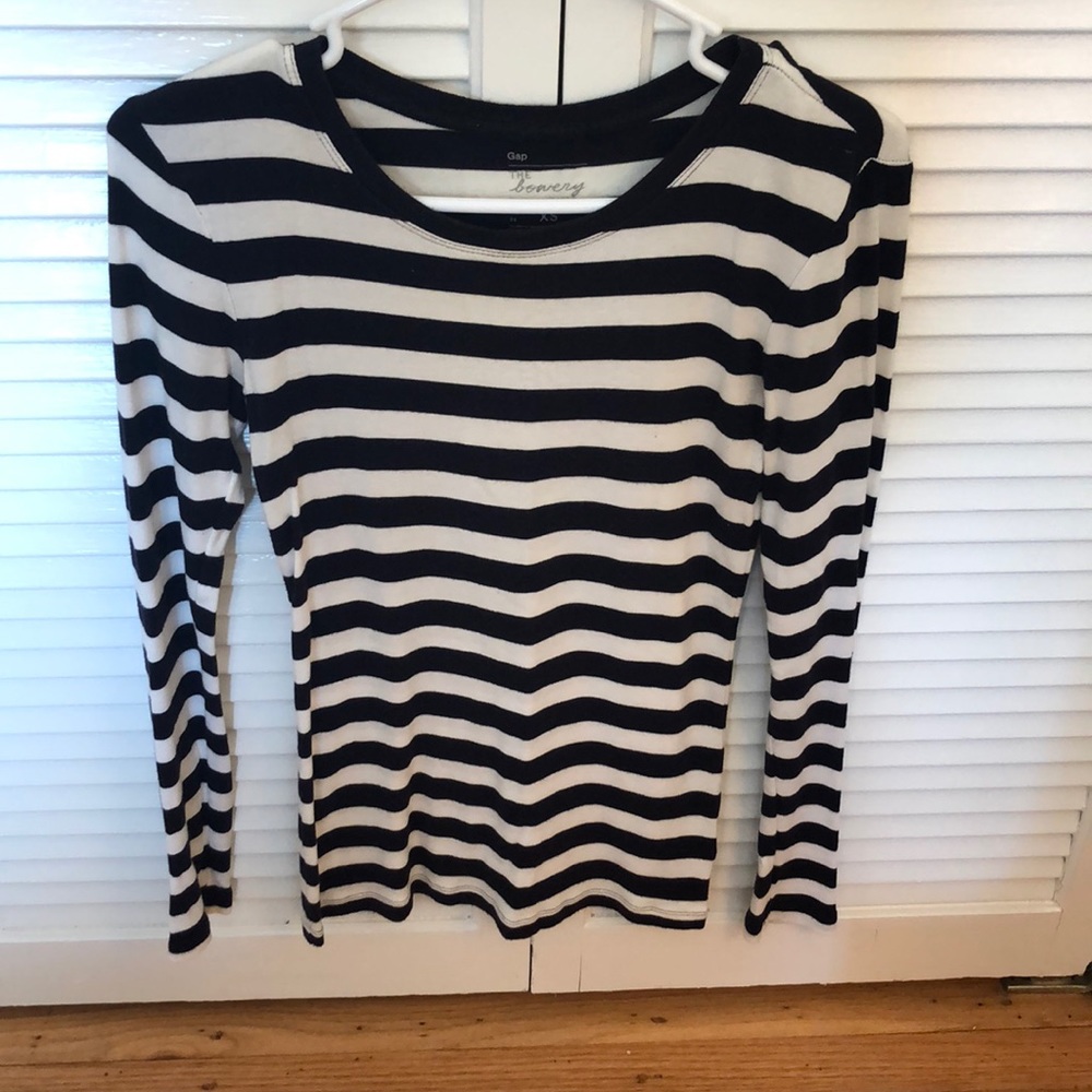 Gap tee